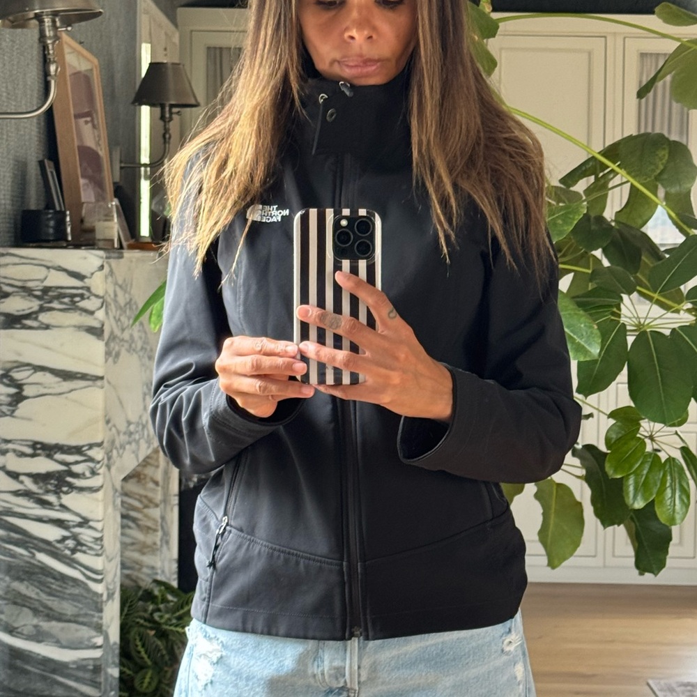 The North Face lightweight jacket size M as pictured